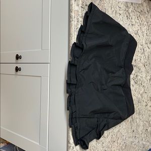 Girls ivivva black skirt size 14